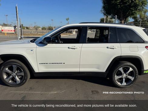 Used 2023 Jeep Grand Cherokee 4WD 4xe w/ Luxury Tech Group II image 2