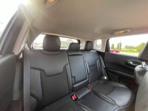 Used 2021 Jeep Compass Latitude FWD image 5