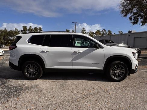 Used 2025 GMC Acadia Elevation FWD image 10