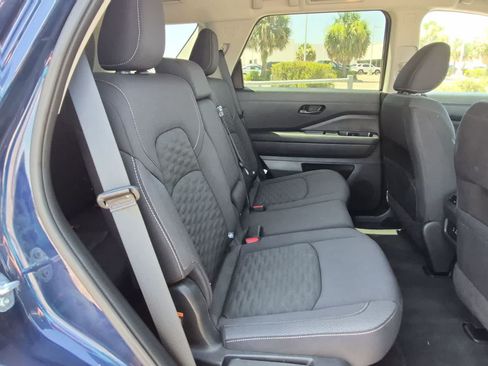 Used 2025 Nissan Pathfinder SV FWD image 25