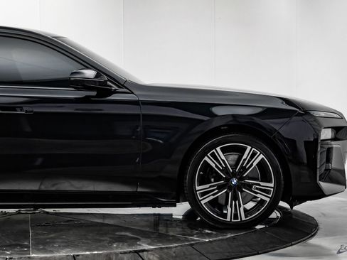 Used 2025 BMW i7 xDrive60 w/ Executive Package AWD/4WD image 23