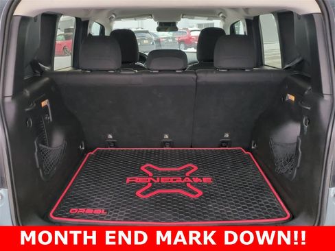 Used 2017 Jeep Renegade Altitude image 32