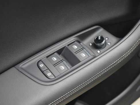 Used 2023 Audi Q8 Premium Plus w/ Premium Plus Package image 34