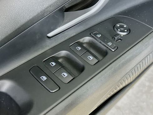 Used 2022 Hyundai Elantra Limited FWD image 29