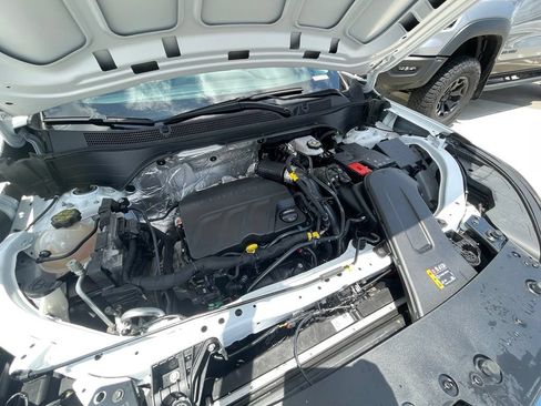 Used 2025 Chevrolet Trax LS FWD image 30