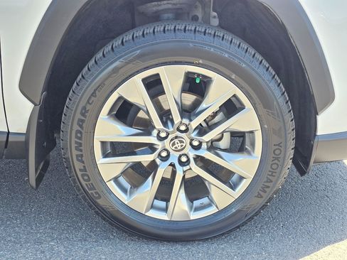 Used 2023 Toyota RAV4 XLE Premium AWD/4WD image 9