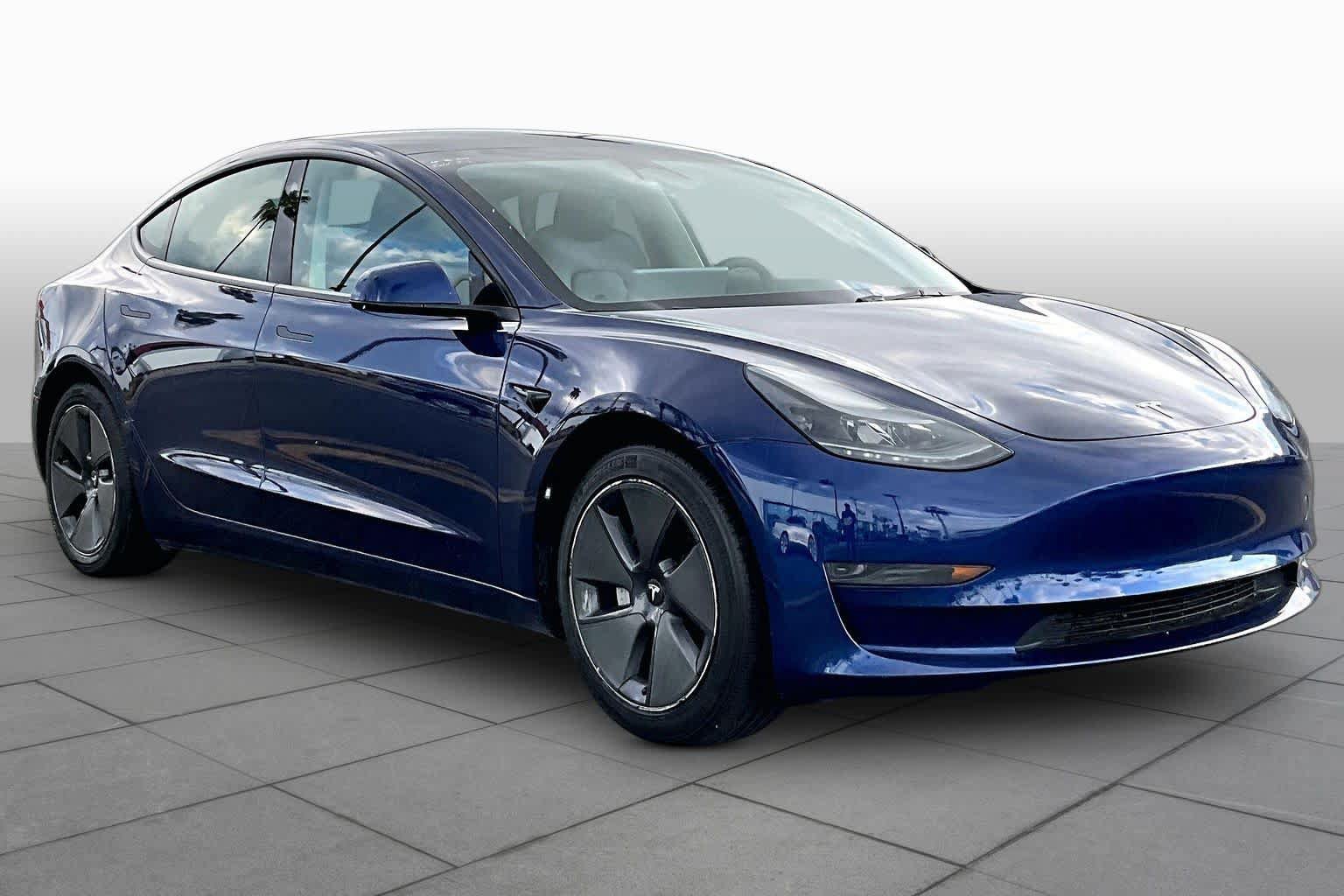 Used 2023 Tesla Model 3 Standard Range RWD image 2