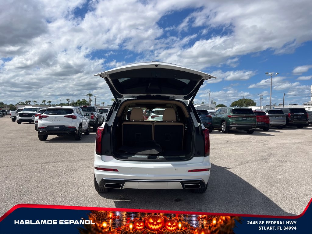 Used 2023 Cadillac XT6 Premium Luxury w/ Platinum Package AWD/4WD image 17