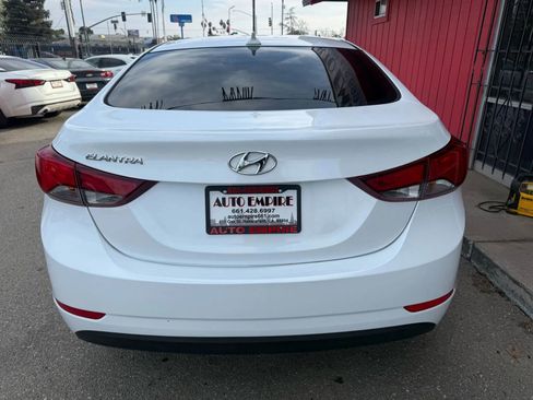 Used 2016 Hyundai Elantra SE image 5