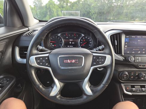 Used 2024 GMC Terrain SLT w/ Tech Package FWD image 28