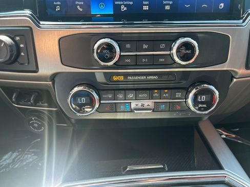 Used 2022 Ford F350 Platinum AWD/4WD image 34