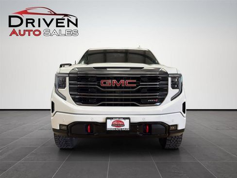Used 2024 GMC Sierra 1500 AT4 w/ Technology Package AWD/4WD image 9
