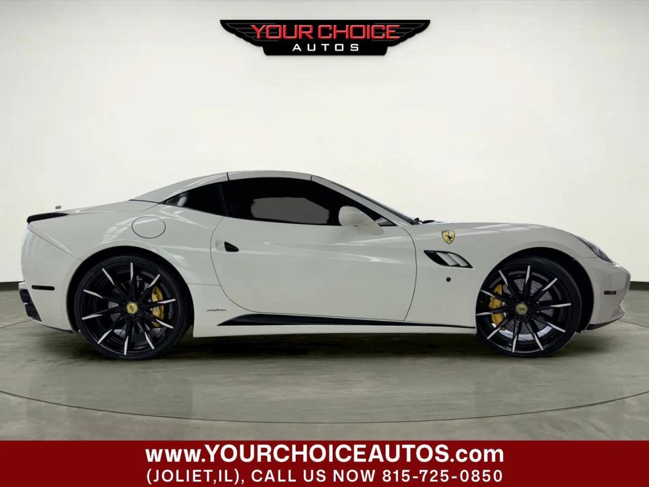 Used 2012 Ferrari California RWD image 18