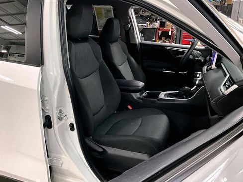 Used 2023 Toyota RAV4 XLE image 8