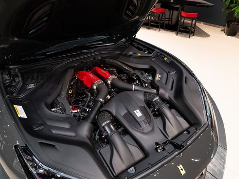 Certified 2022 Ferrari Portofino M image 17