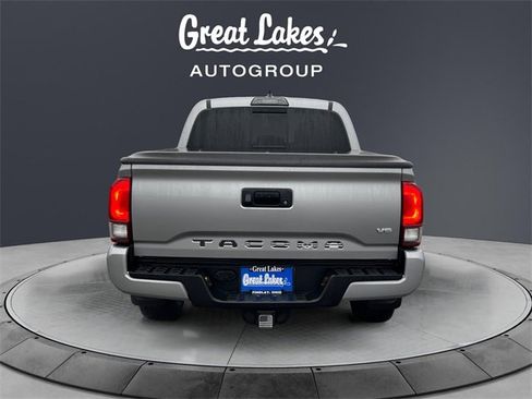 Used 2019 Toyota Tacoma TRD Sport image 4