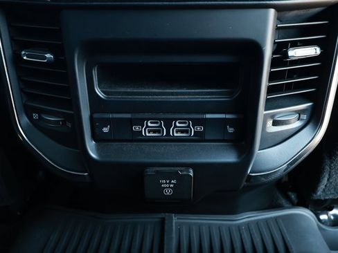 Used 2022 RAM 2500 Laramie AWD/4WD image 32