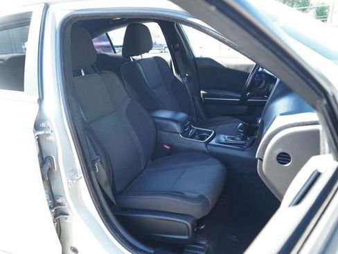 Used 2022 Dodge Charger SXT image 32