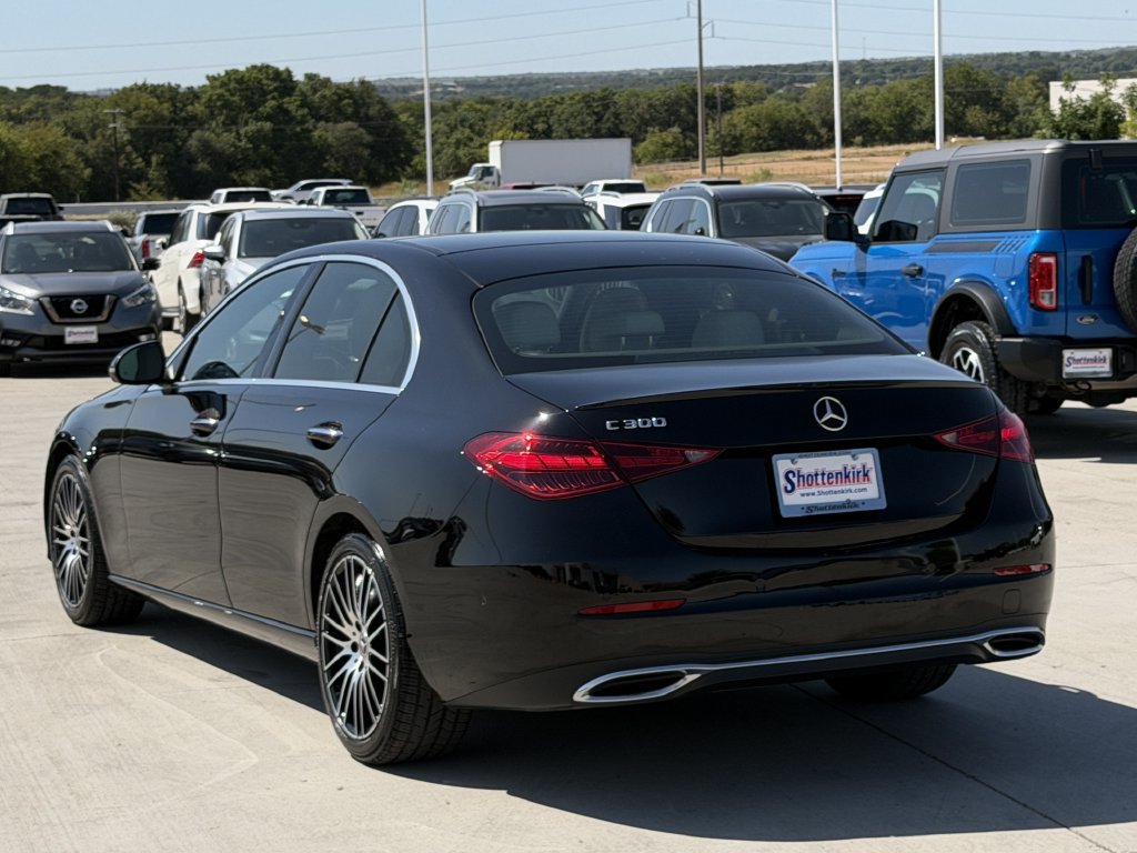 Used 2022 Mercedes-Benz C 300 Sedan image 4