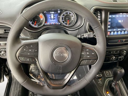 Used 2022 Jeep Cherokee Trailhawk w/ Premium Leather Package image 11