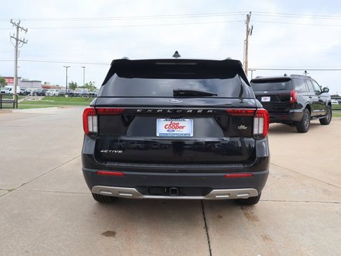 New 2025 Ford Explorer Active w/ Active Comfort Package image 12