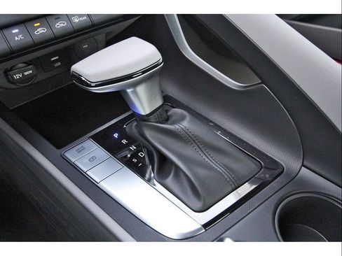 Certified 2026 Hyundai Elantra SE FWD image 19