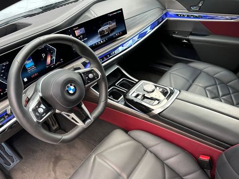 Used 2023 BMW 740i w/ Parking Assistance Package RWD image 9