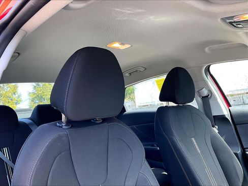 Used 2023 Hyundai Elantra SEL image 22