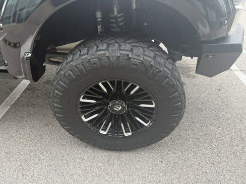 Used 2022 Ford F350 XLT w/ XLT Premium Package image 6