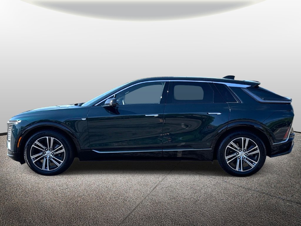 Used 2024 Cadillac Lyriq Luxury AWD/4WD image 3