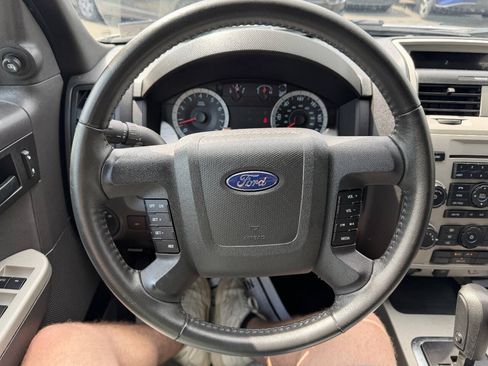 Used 2011 Ford Escape XLT AWD/4WD image 12