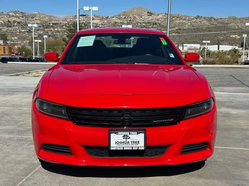 Used 2022 Dodge Charger SXT image 2