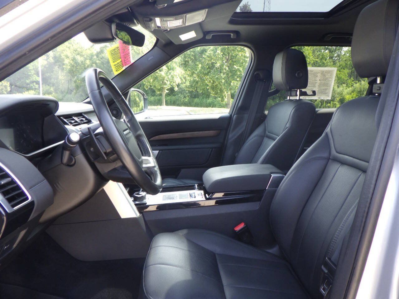 Used 2019 Land Rover Discovery HSE AWD/4WD image 10