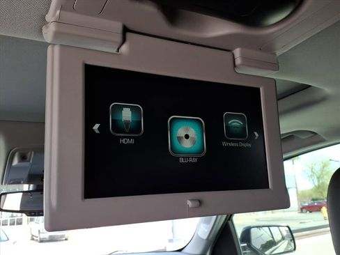 Used 2019 Chevrolet Suburban Premier image 21