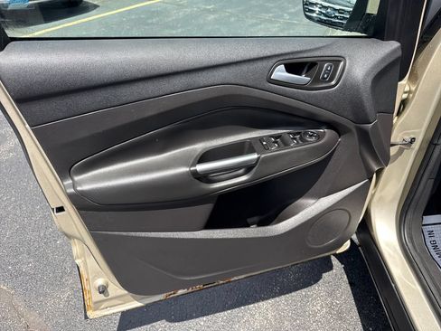 Used 2017 Ford Escape SE FWD image 24