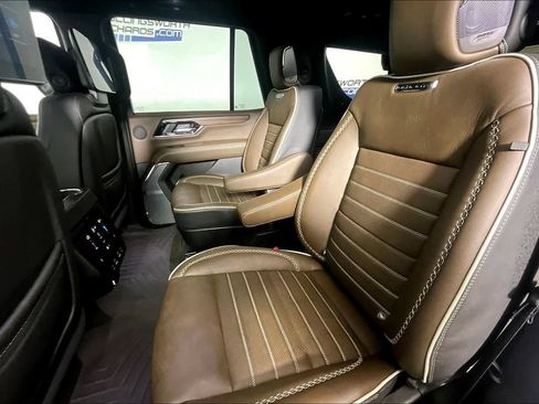 Used 2025 GMC Yukon Denali Ultimate AWD/4WD image 21