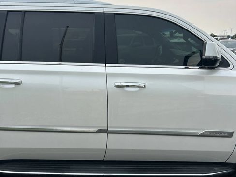 Used 2018 Cadillac Escalade ESV Luxury AWD/4WD image 9