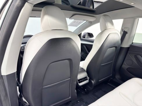 Used 2022 Tesla Model 3 Long Range image 36