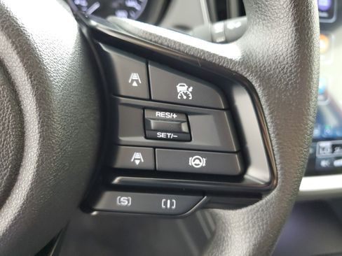 Used 2025 Subaru Crosstrek 2.0i Premium image 24