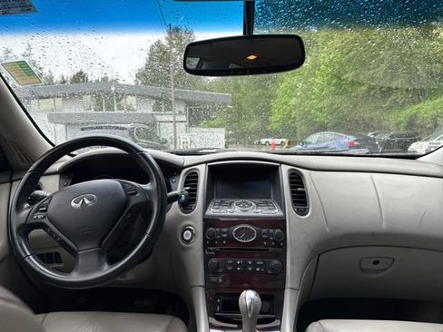 Used 2010 INFINITI EX35 Journey RWD image 11