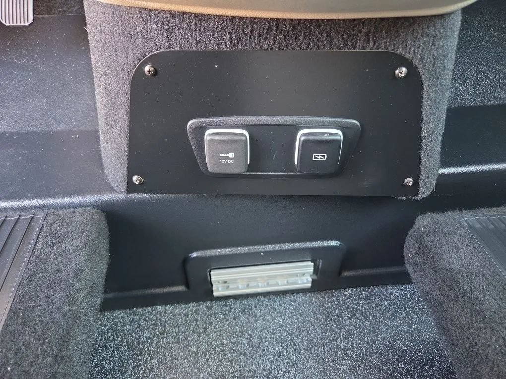 Used 2021 Chrysler Voyager Lxi FWD image 18