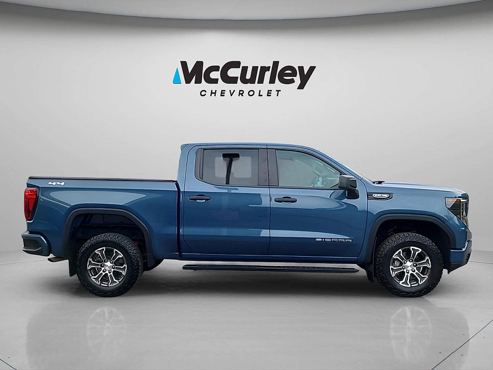 Used 2024 GMC Sierra 1500 Pro w/ Graphite Edition AWD/4WD image 8
