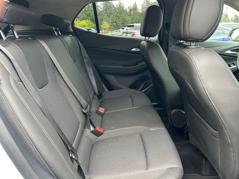 Used 2025 Buick Encore GX Preferred AWD/4WD image 23