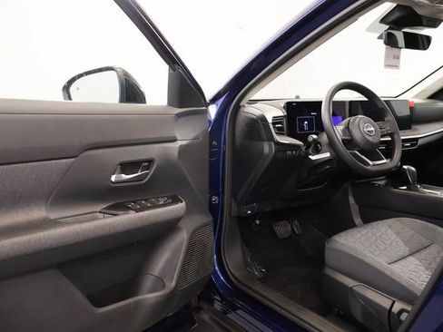 New 2026 Nissan Kicks SV w/ SV Premium Package FWD image 8