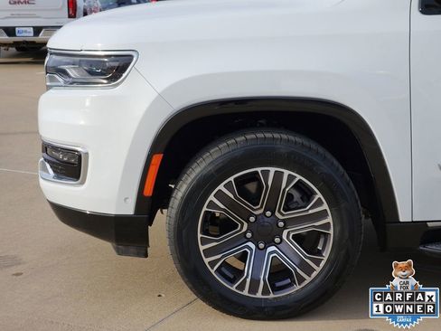 Used 2024 Jeep Wagoneer Series II image 10