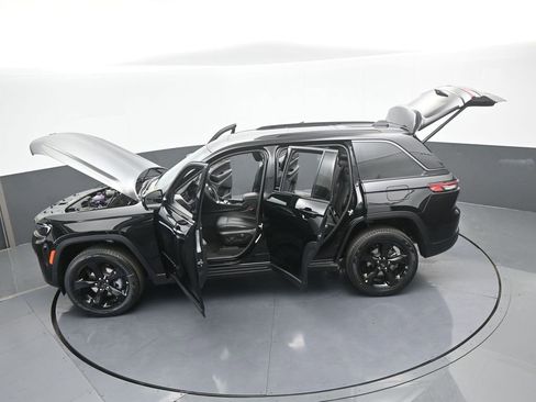 New 2026 Jeep Grand Cherokee Limited w/ Limited Altitude Package RWD image 60