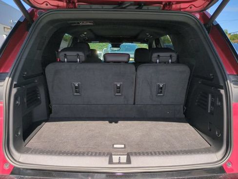 Used 2024 Chevrolet Traverse RS FWD image 14