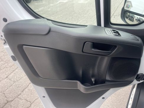 Used 2025 RAM ProMaster 2500 w/ Storage Group image 12