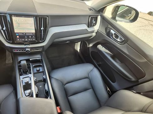Certified 2025 Volvo XC60 B5 Plus AWD/4WD image 14