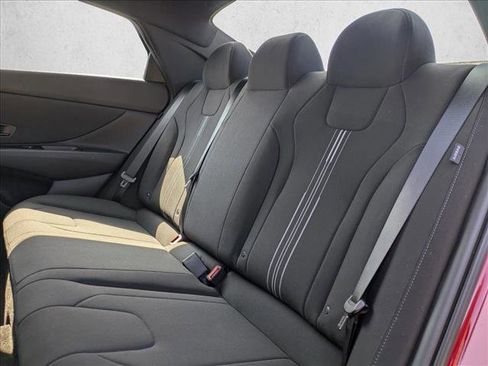 Used 2025 Hyundai Elantra Sport image 16